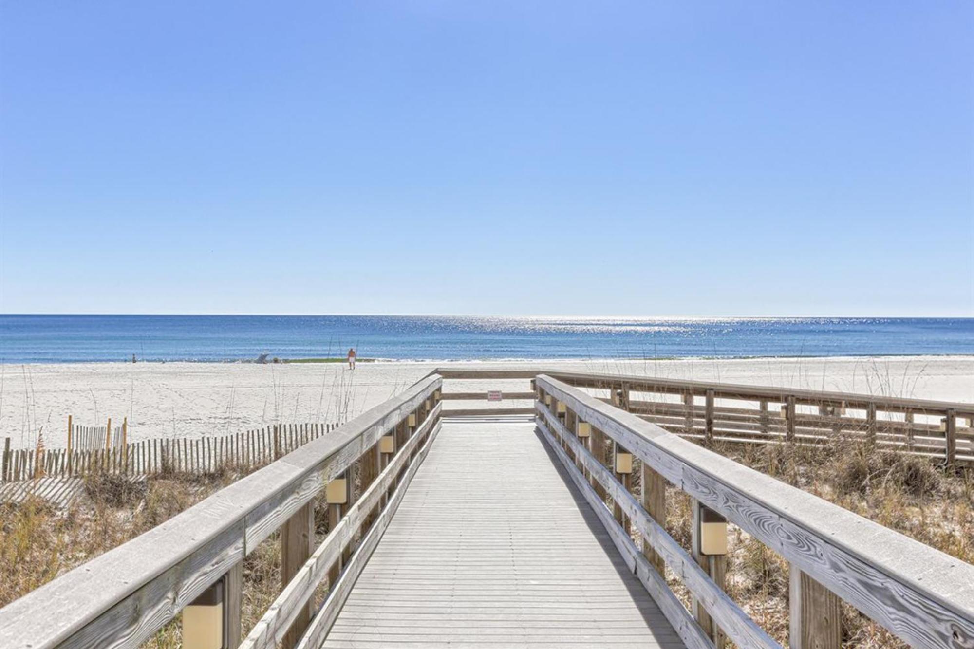 Pelican Pointe By Meyer Vacation Rentals Orange Beach Room photo